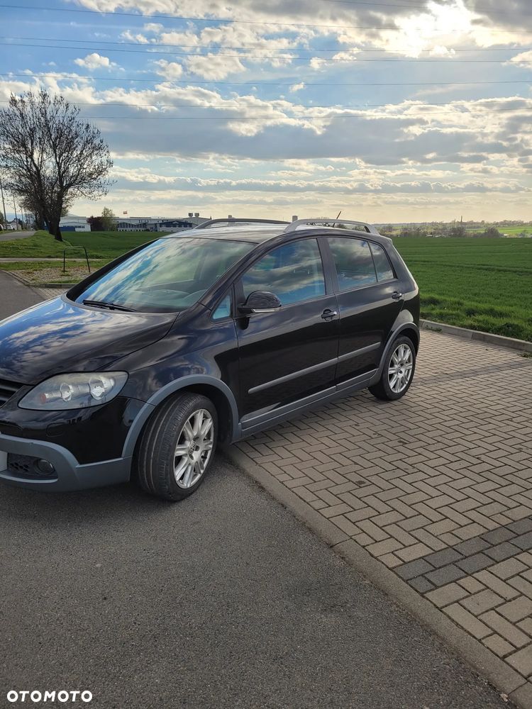 Volkswagen Golf - 2