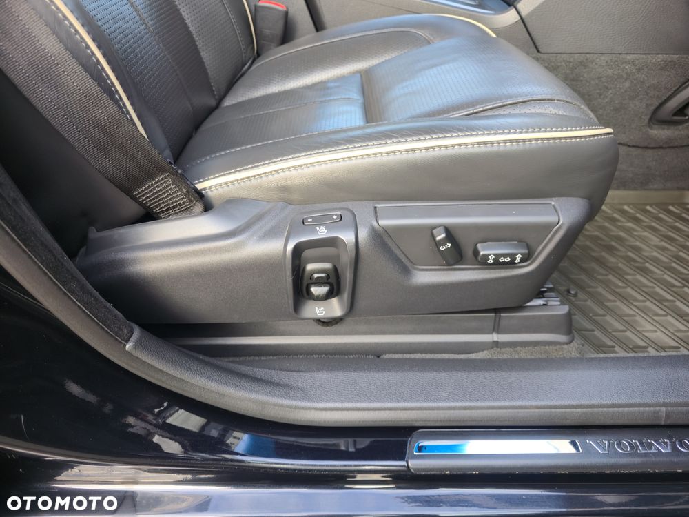 Volvo XC 90 D5 AWD Executive - 23