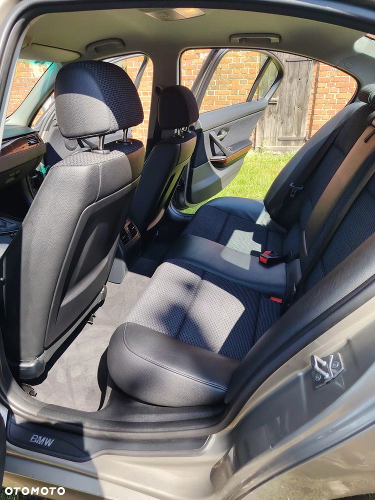 BMW Seria 3 318i - 13
