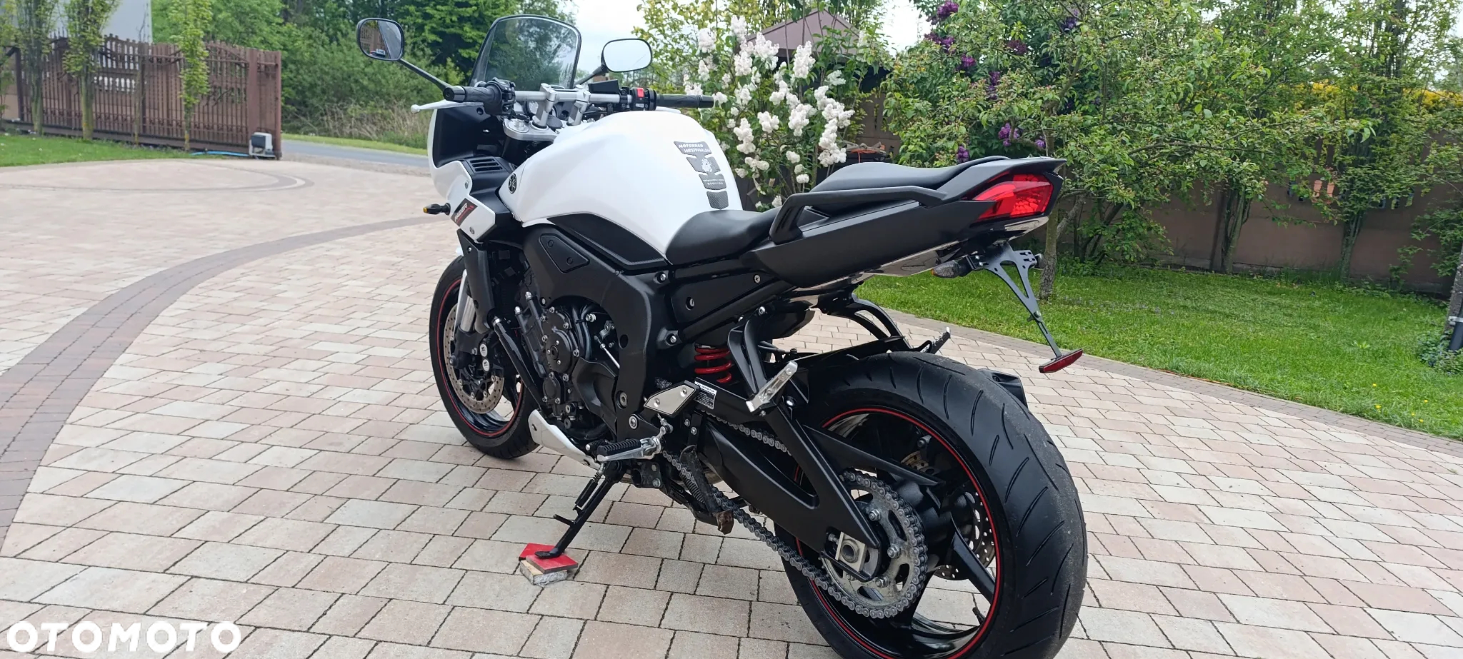 Yamaha FZ - 8