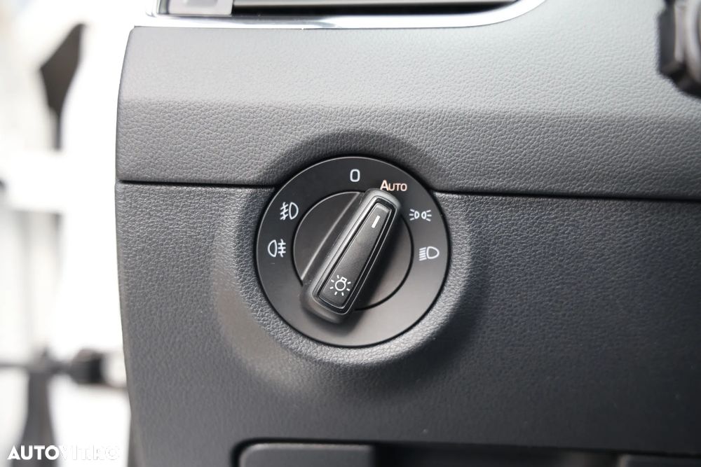 Skoda Octavia 1.6 TDI DSG Ambition - 25