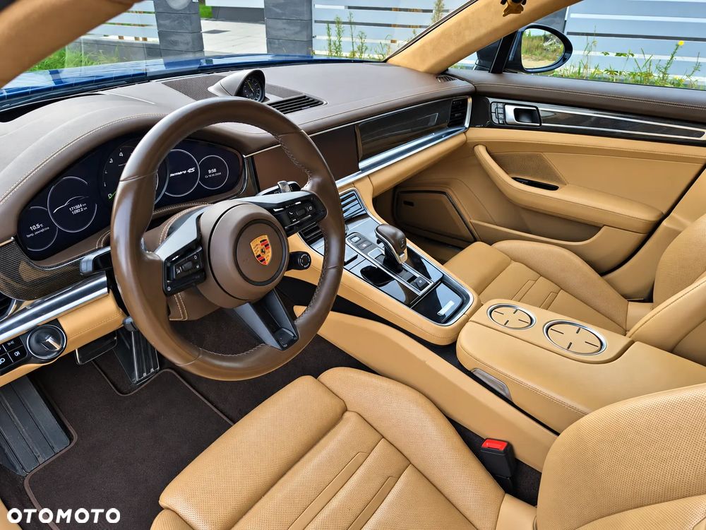 Porsche Panamera 4 E-Hybrid - 6