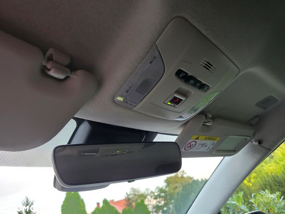 Toyota Corolla 1.8 Hybrid Executive - 19