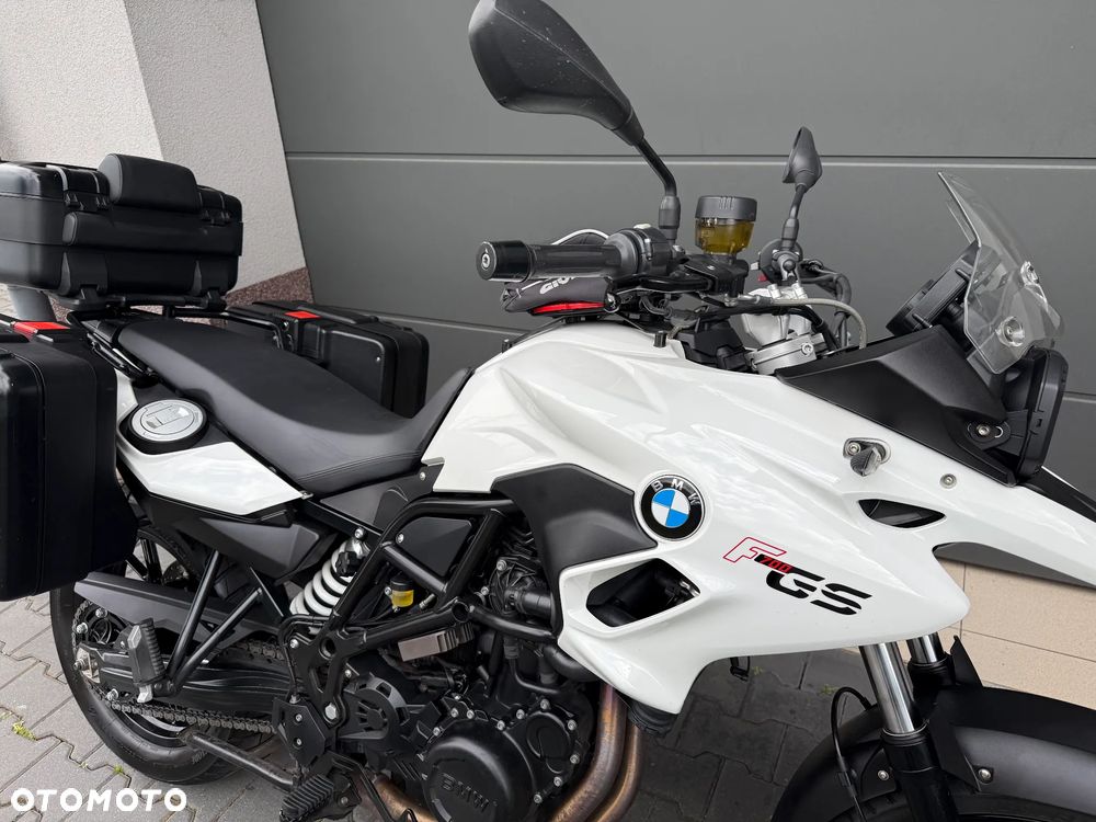 BMW F - 11