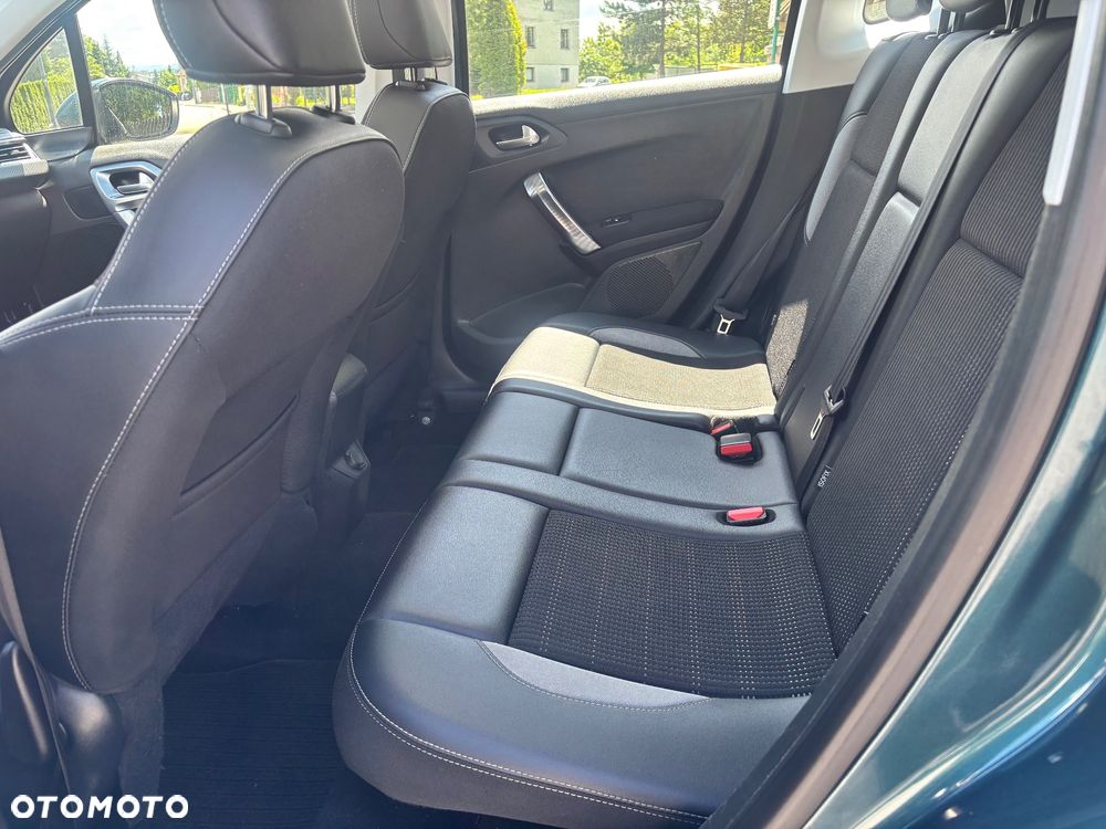 Peugeot 2008 PureTech 130 Allure - 21