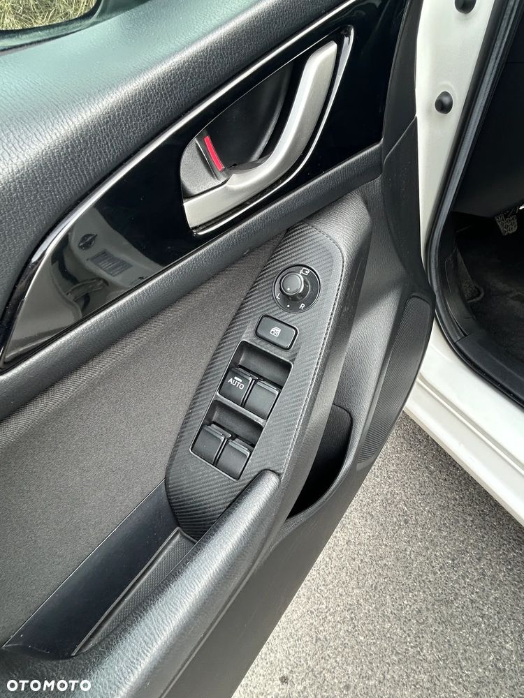 Mazda 3 2.0 Skyenergy EU6 - 7