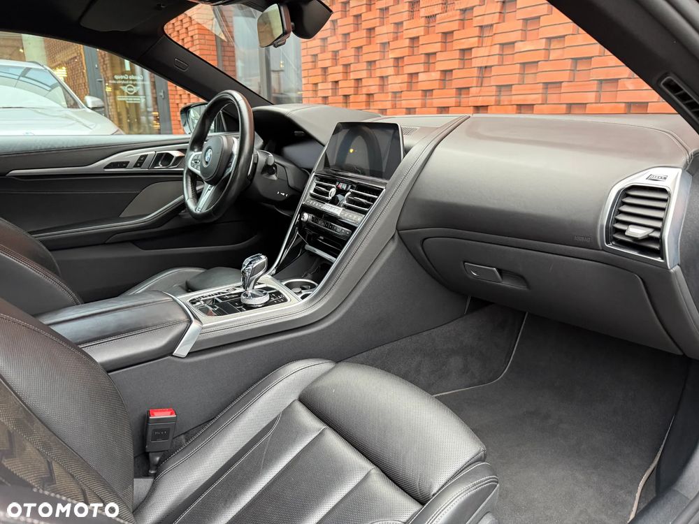 BMW Seria 8 - 14