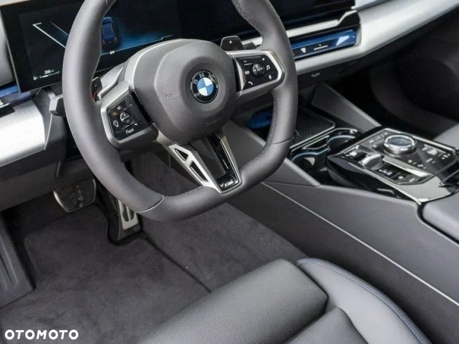 BMW Seria 5 520d xDrive mHEV M Sport - 9