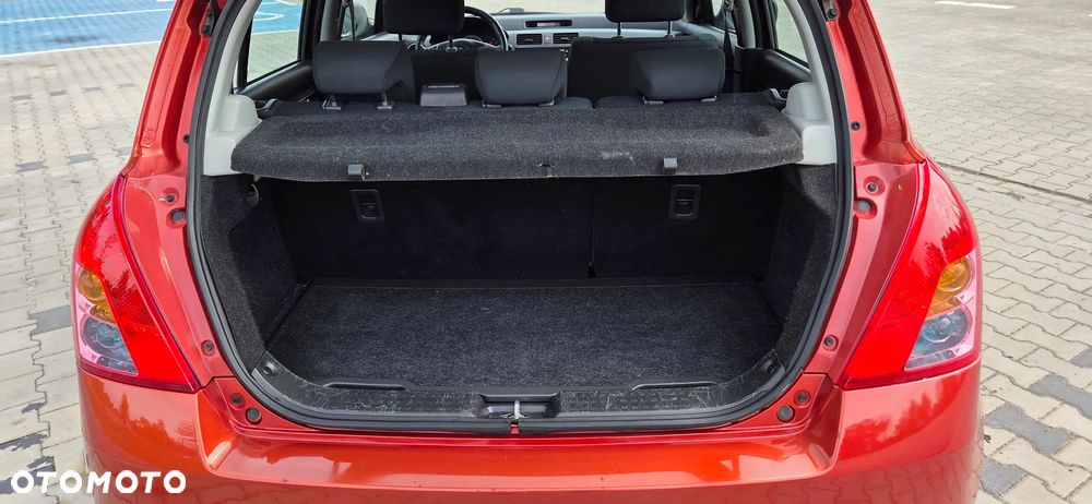 Suzuki Swift 1.3 Limited 25 - 17