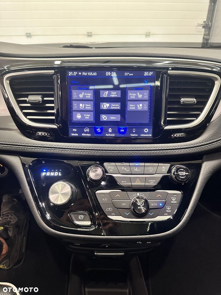 Chrysler Pacifica - 25