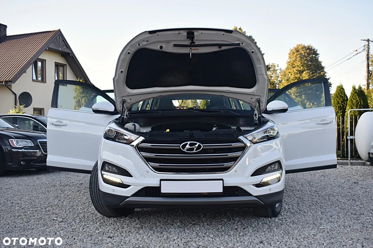Hyundai Tucson 1.7 CRDI BlueDrive Style 2WD - 12