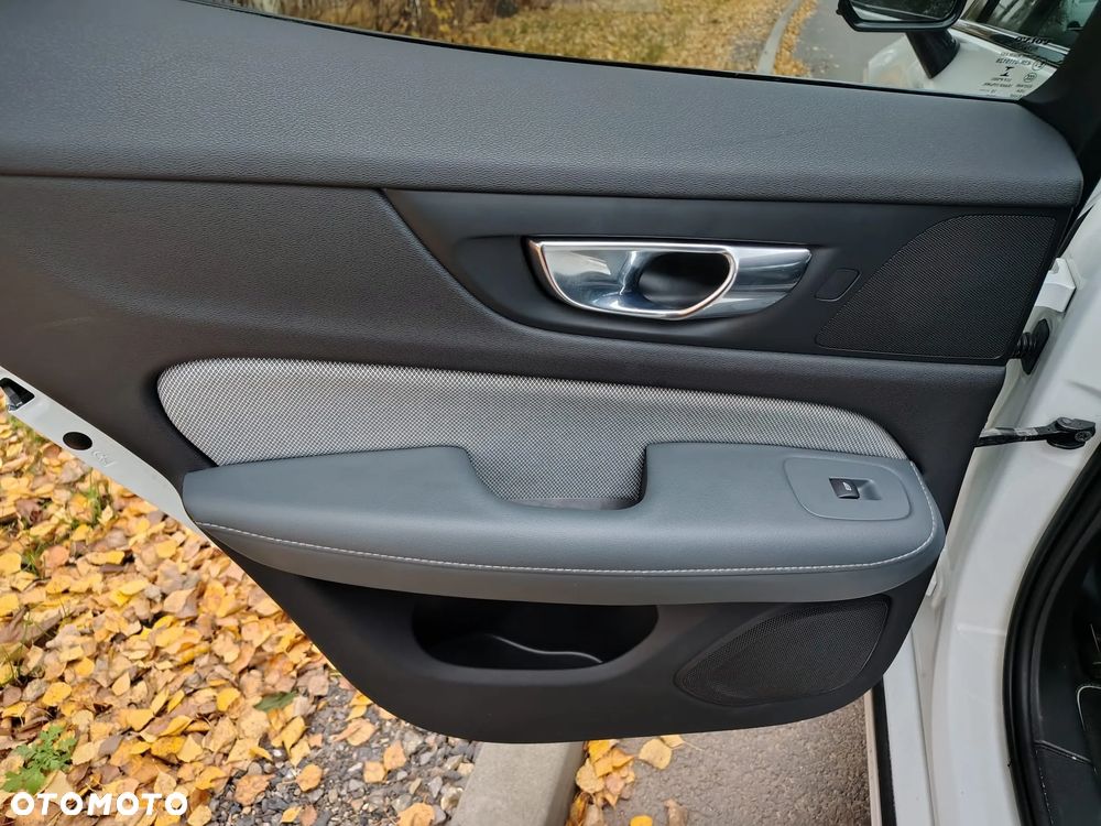 Volvo S60 T4 R-Design - 24