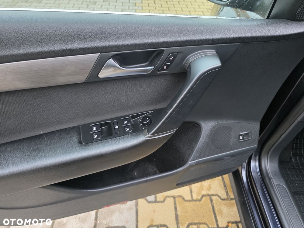 Volkswagen Passat - 17
