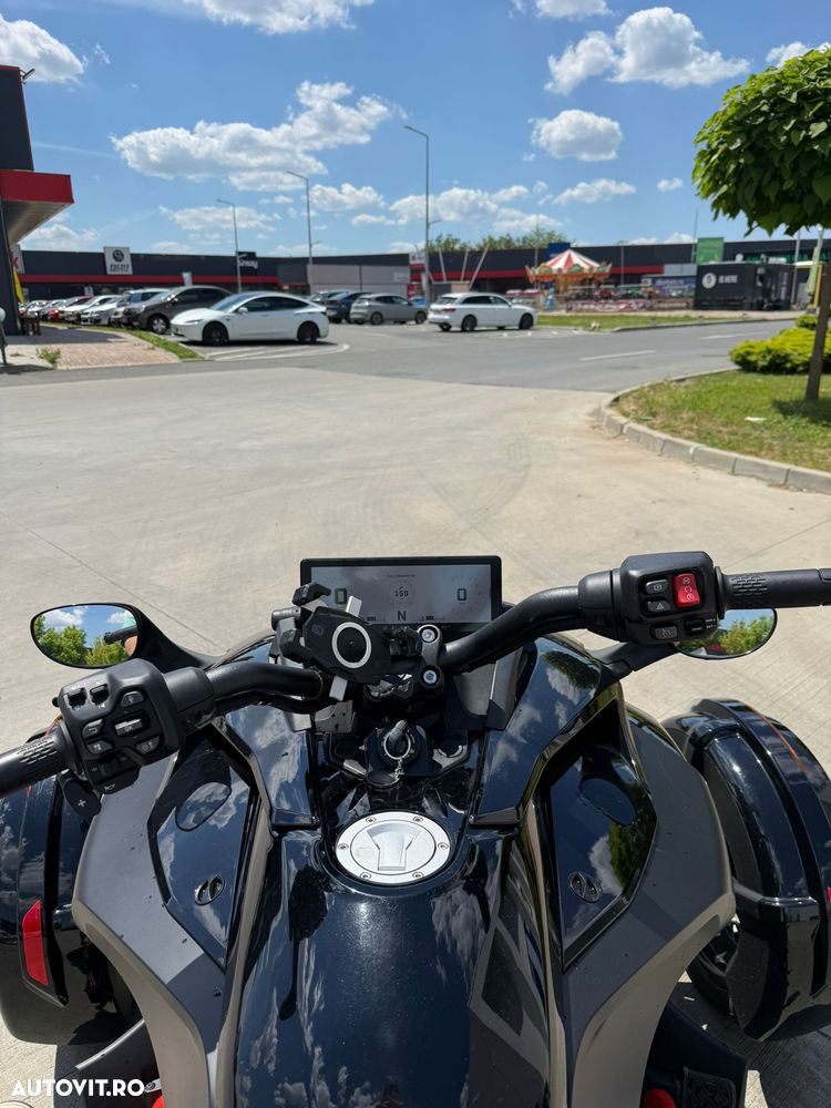 Can-Am Spyder - 6