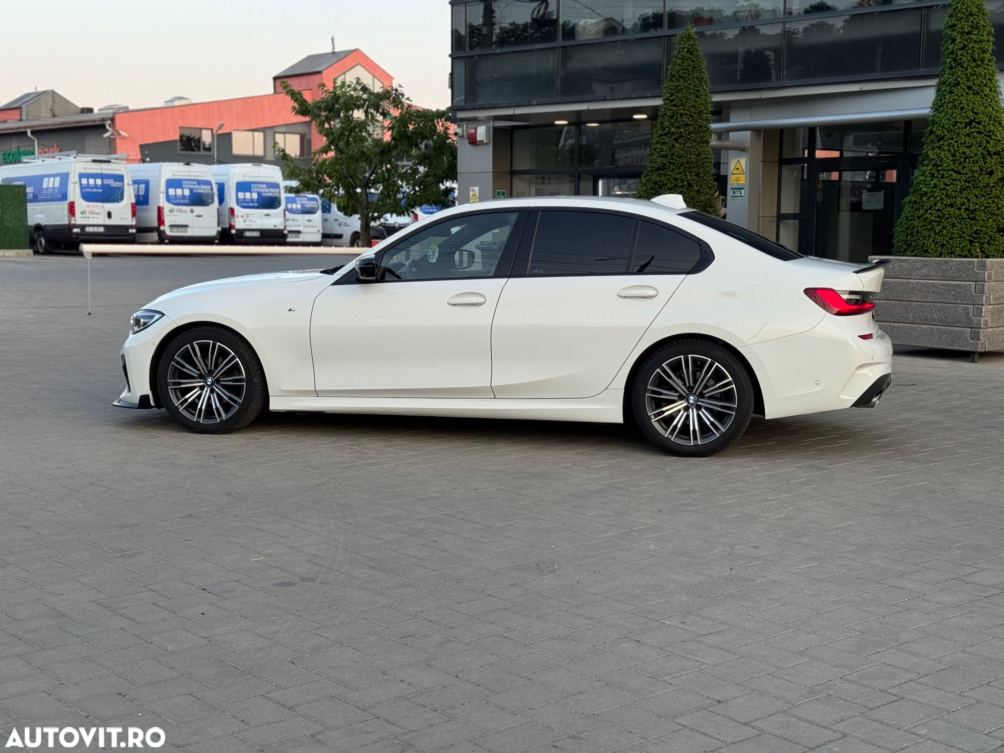 BMW Seria 3 - 36