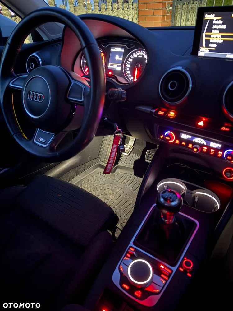 Audi A3 Sportback 2.0 TDI Ambiente - 21