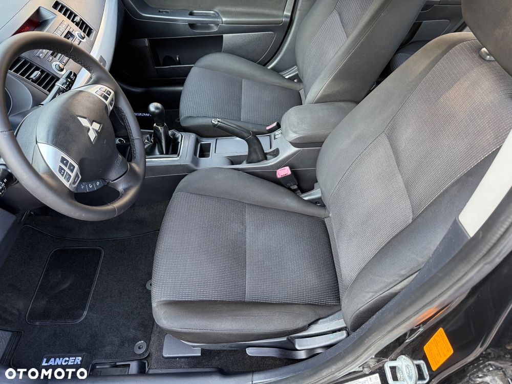 Mitsubishi Lancer 1.8 Intense - 26