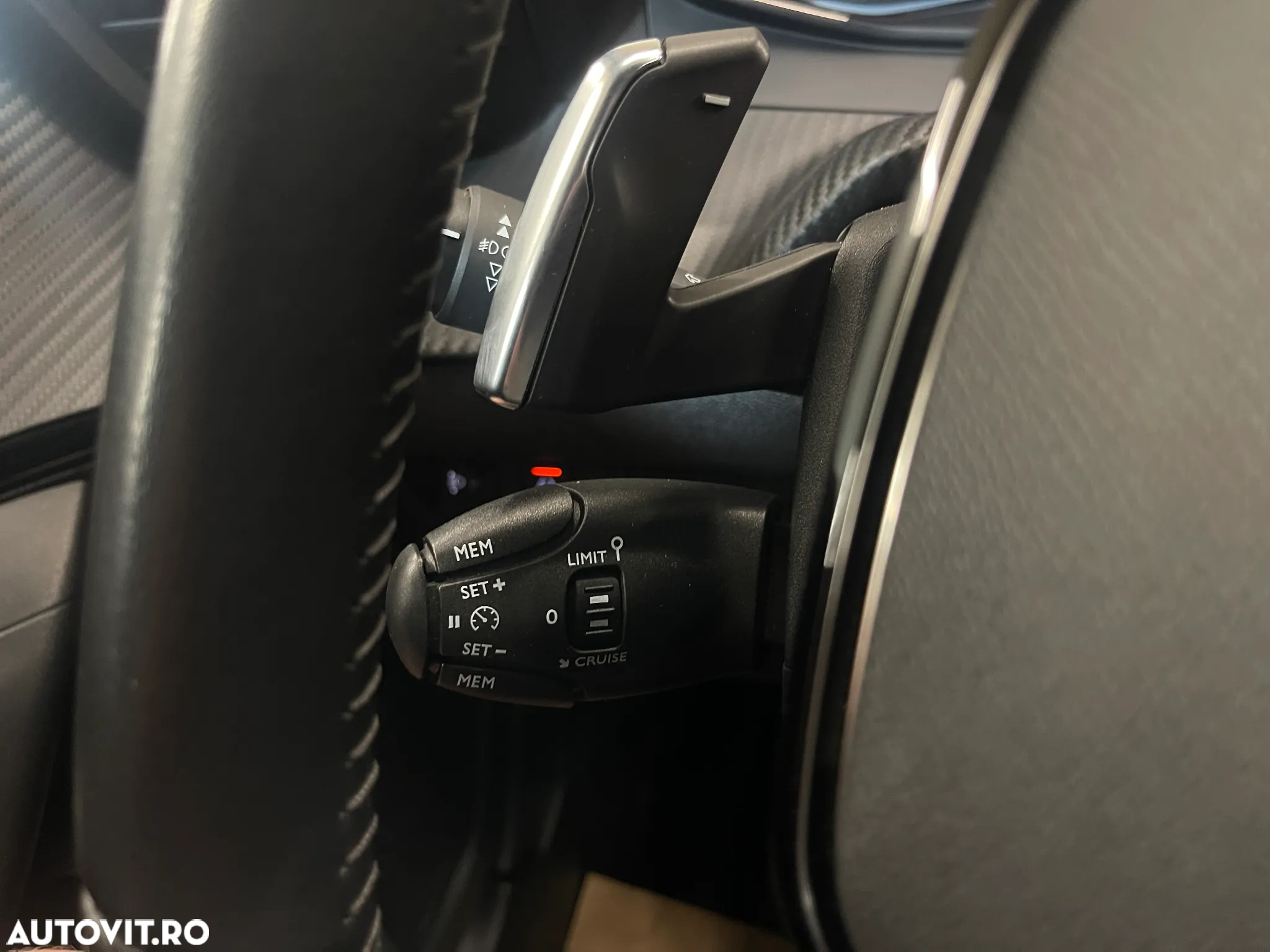 Peugeot 2008 BlueHDi 130 EAT8 Active - 24