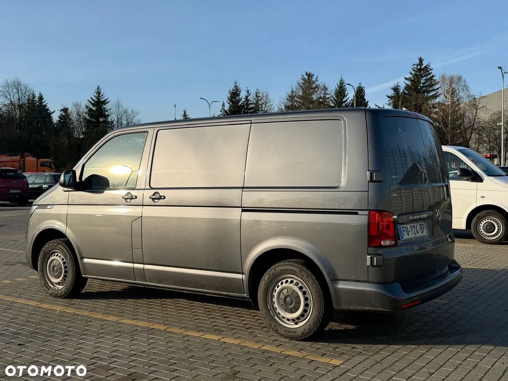 Volkswagen Transporter - 2