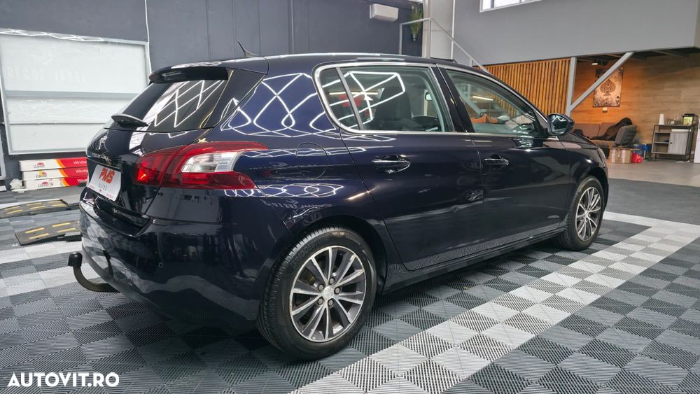 Peugeot 308 125 THP Allure - 8