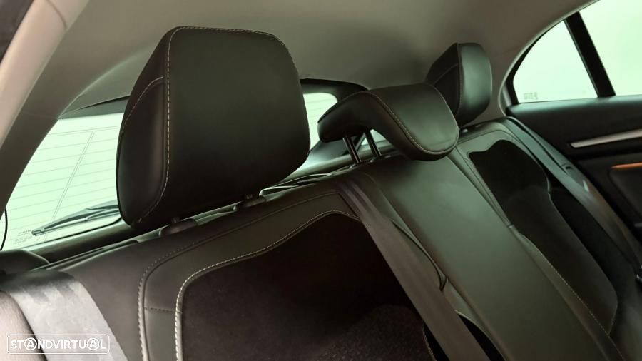 Renault Mégane BLUE dCi 115 EDC BOSE EDITION - 29