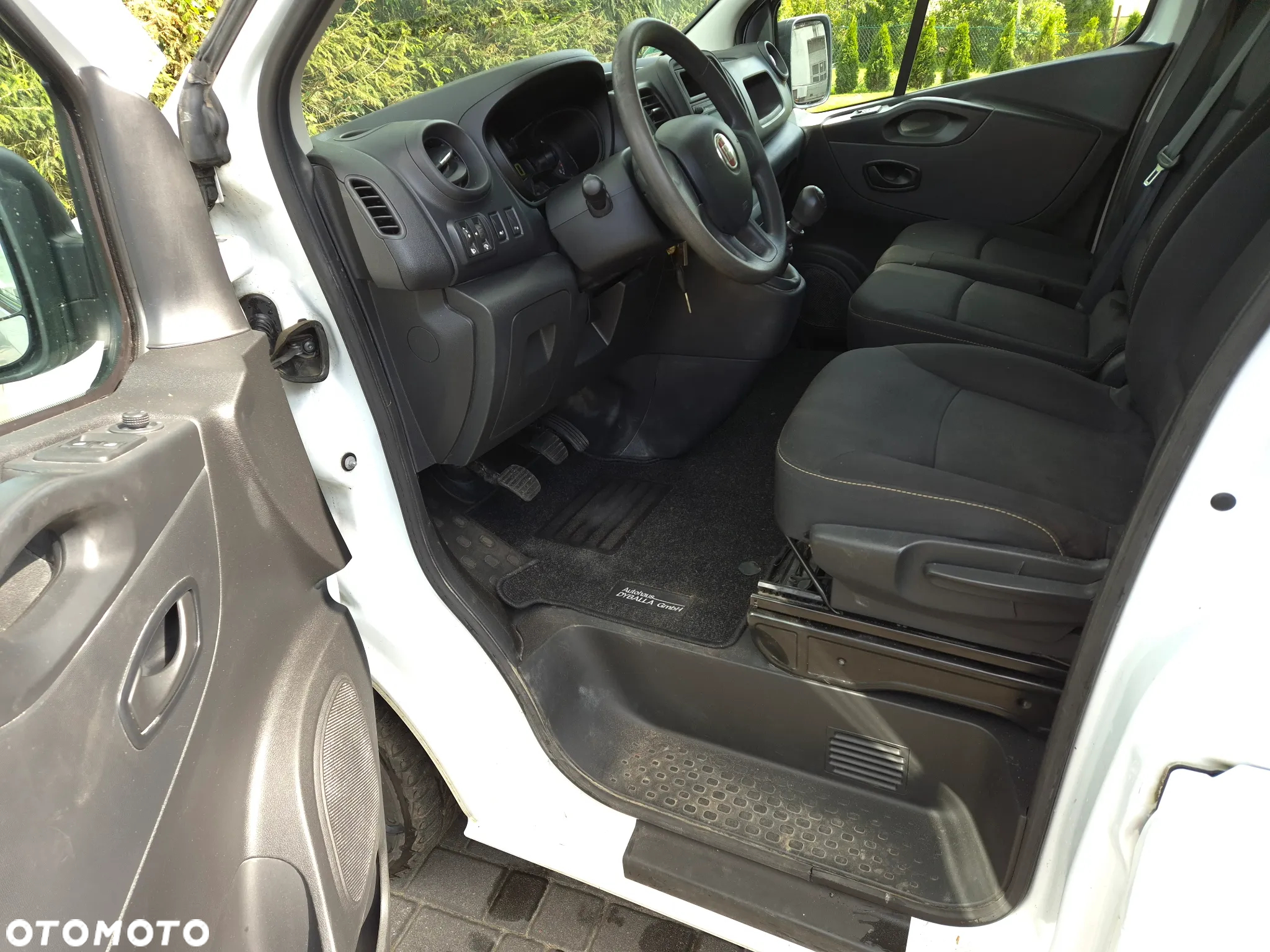 Renault Trafic - 10