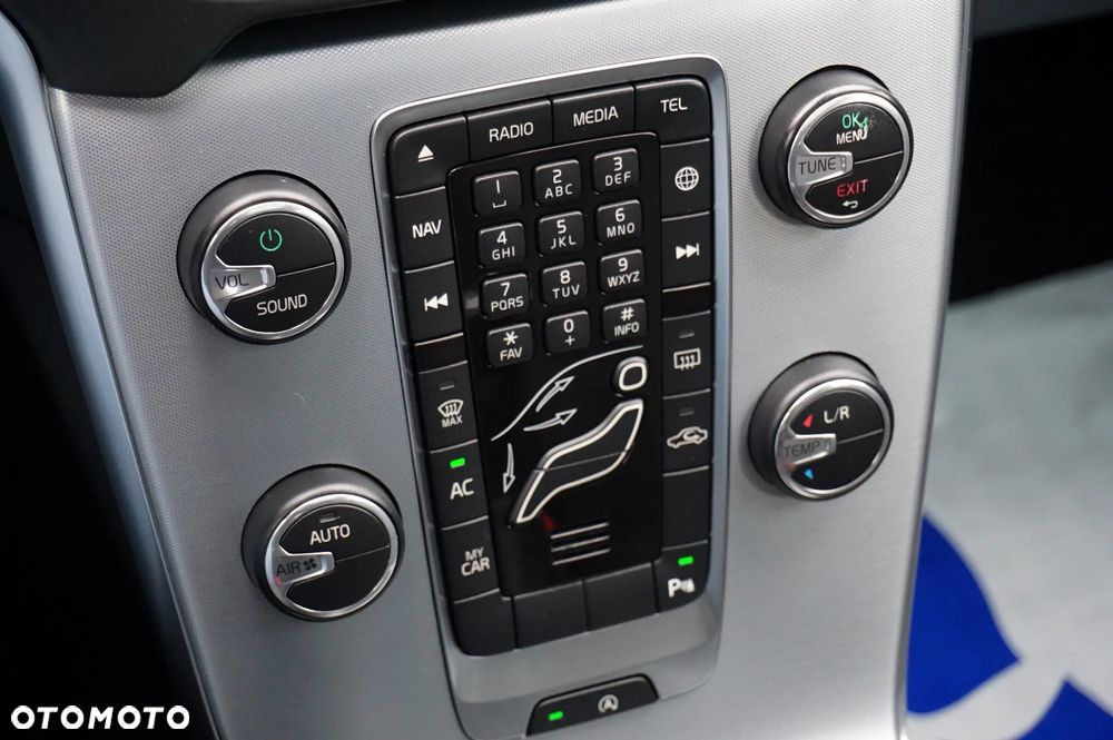 Volvo V40 Cross Country D2 Momentum - 32