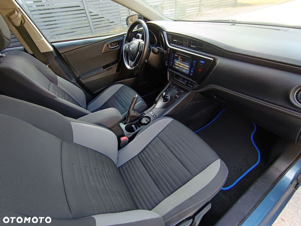 Toyota Auris - 13
