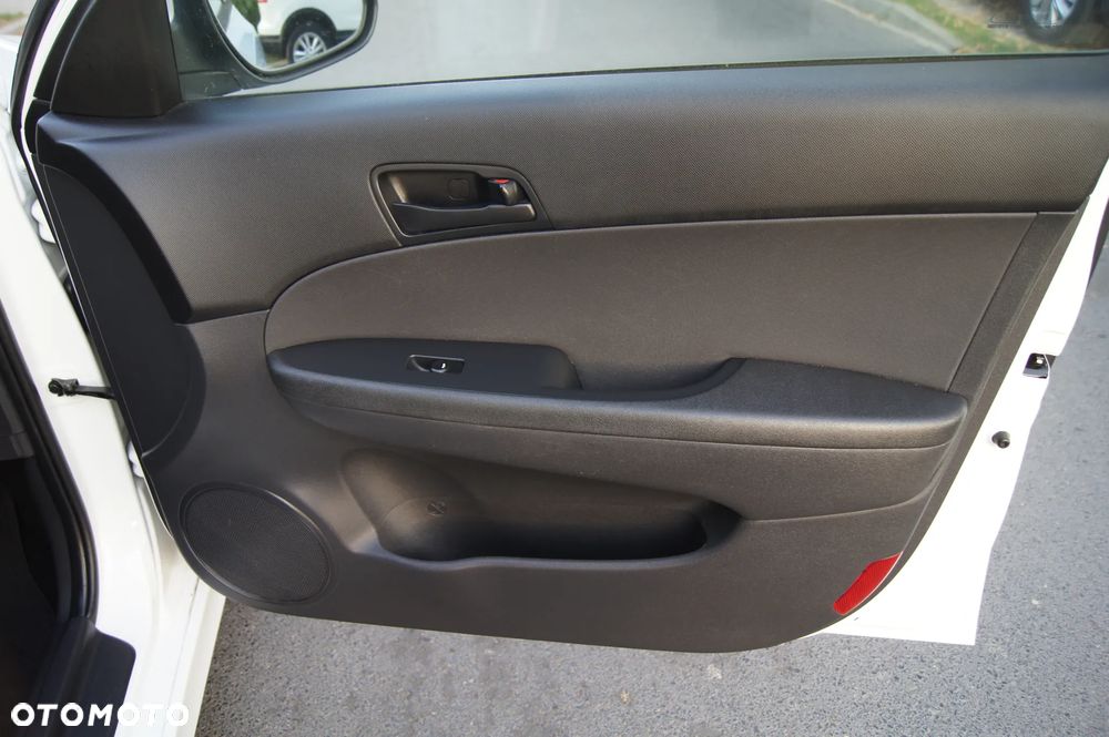 Hyundai i30 1.4 Blue Comfort - 23