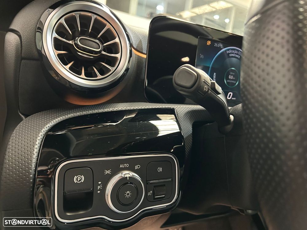 Mercedes-Benz A 160 AMG Line - 37