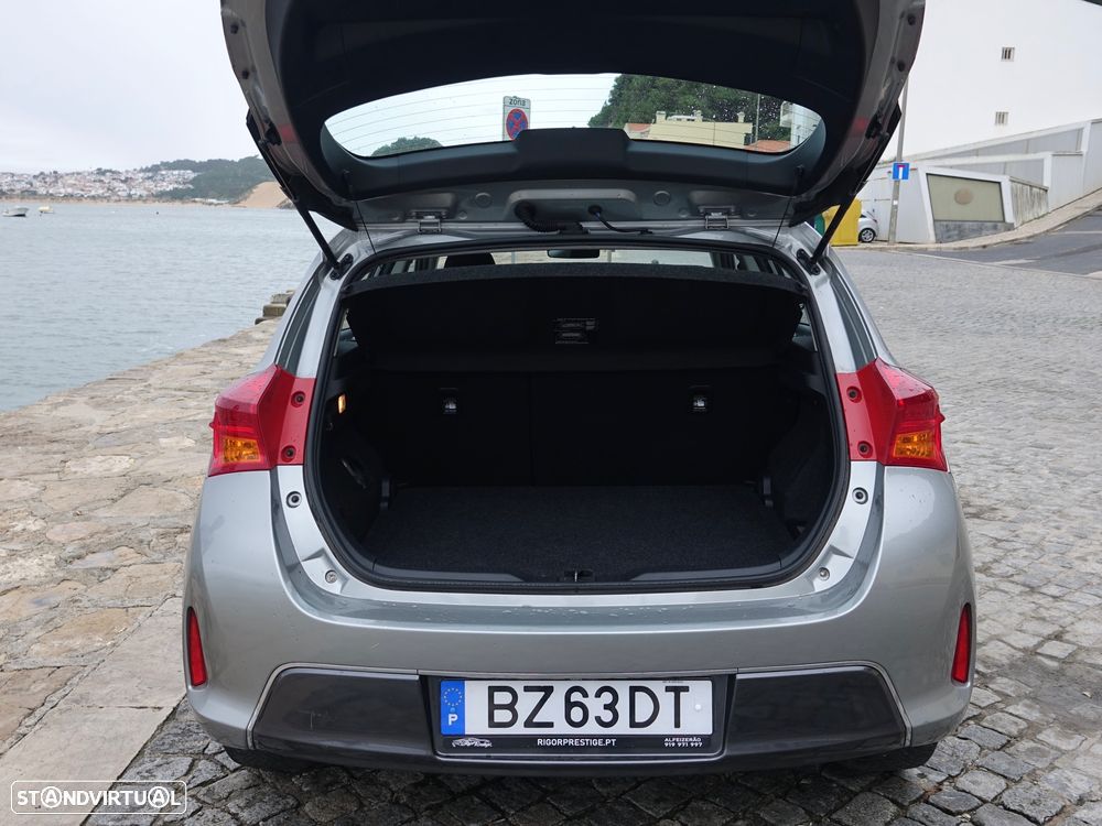 Toyota Auris 1.8 HSD Active - 13