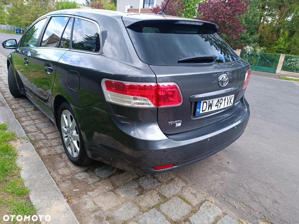 Toyota Avensis 1.8 Luna - 4