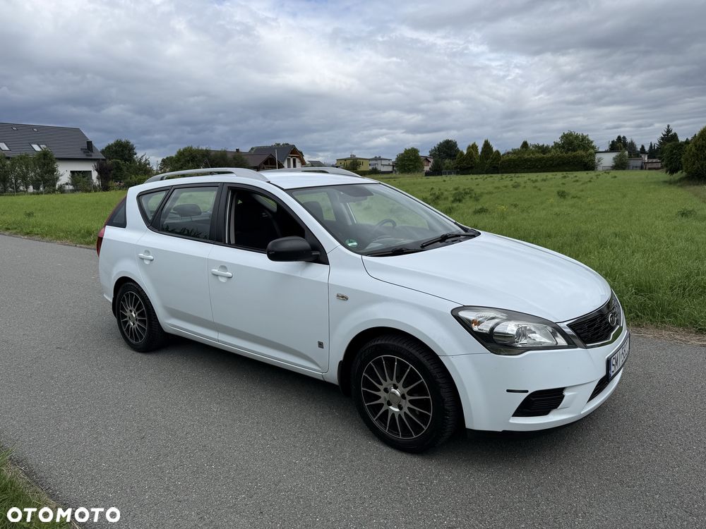Kia Ceed - 4