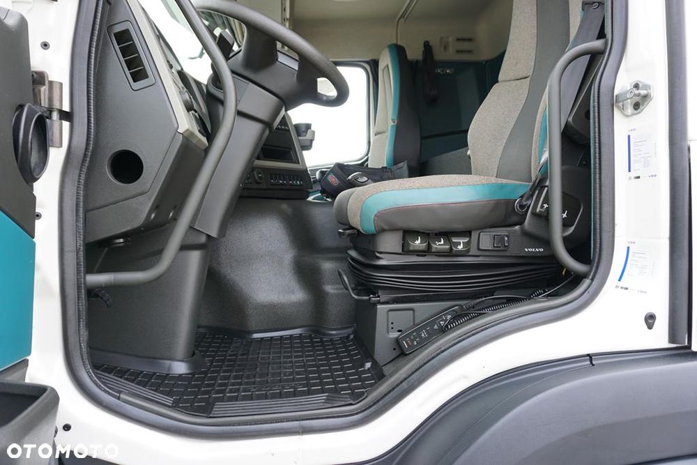 Volvo FM / 500 / 6 X 2 / SKRZYNIOWY + HDS / HMF 3220 K7 / WYS. 18,9 M / OŚ SKRĘTNA - 27