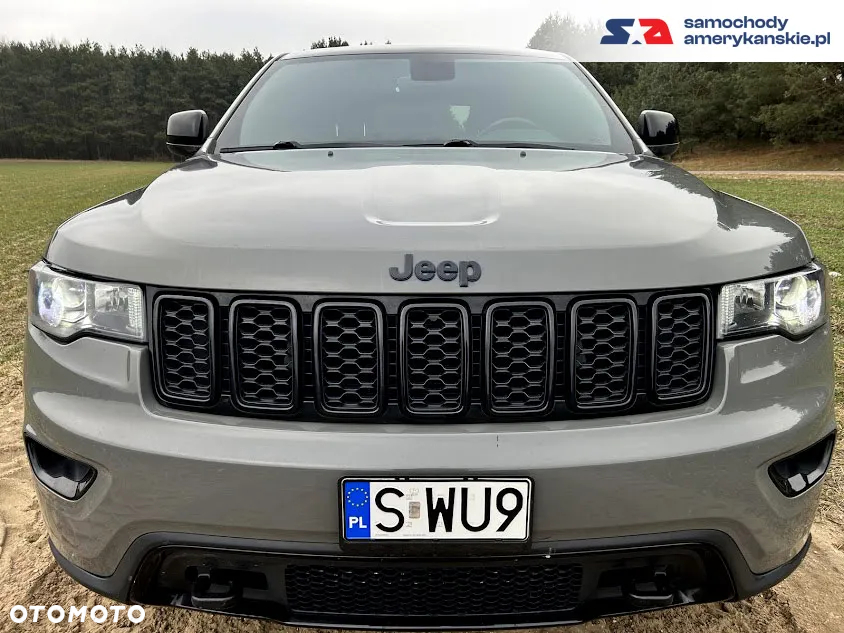 Jeep Grand Cherokee - 11