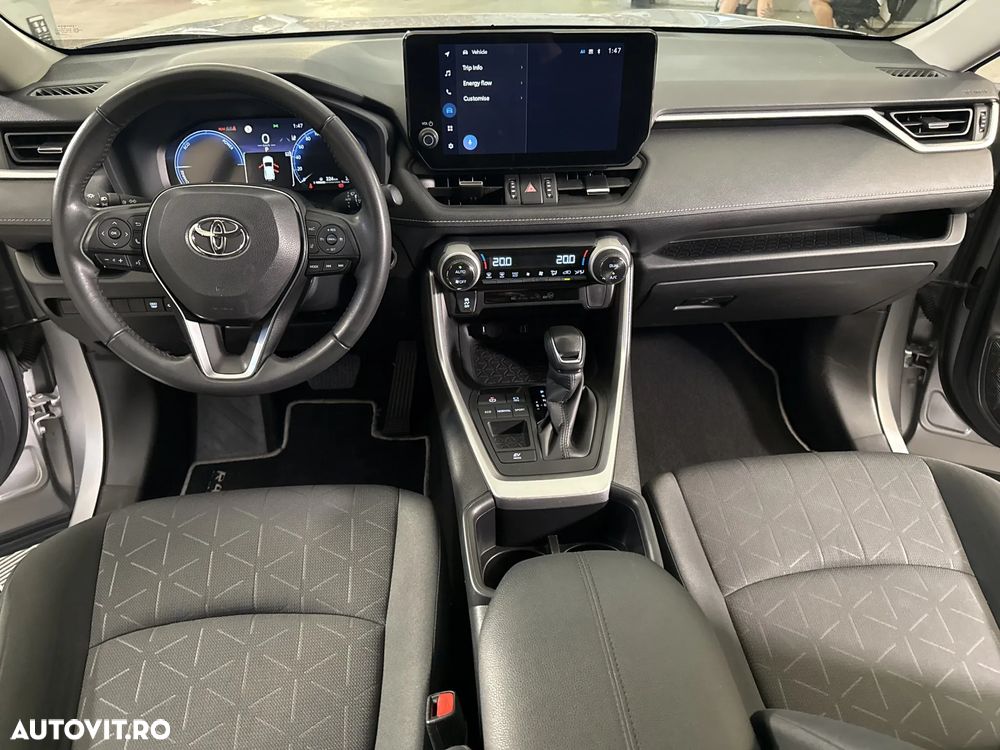 Toyota RAV4 - 10