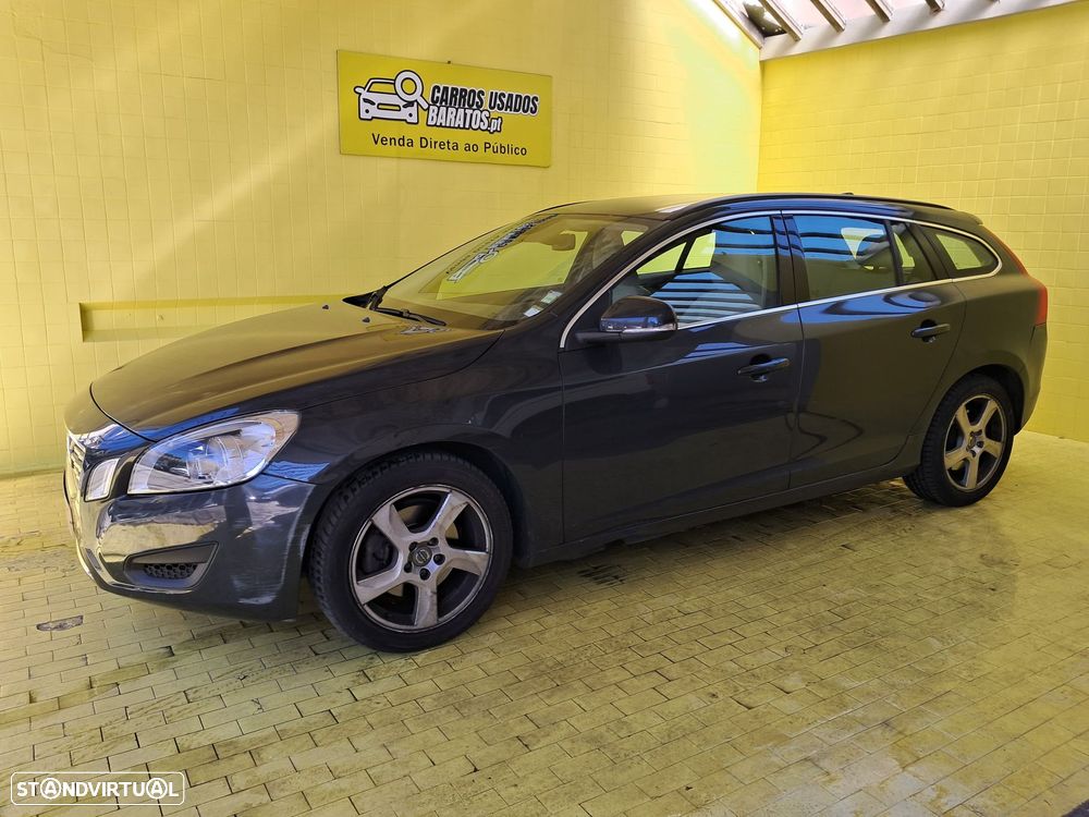 Volvo V60 2.0 D3 Momentum - 3