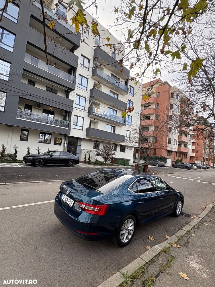 Skoda Superb 2.0 TDI Ambition - 4