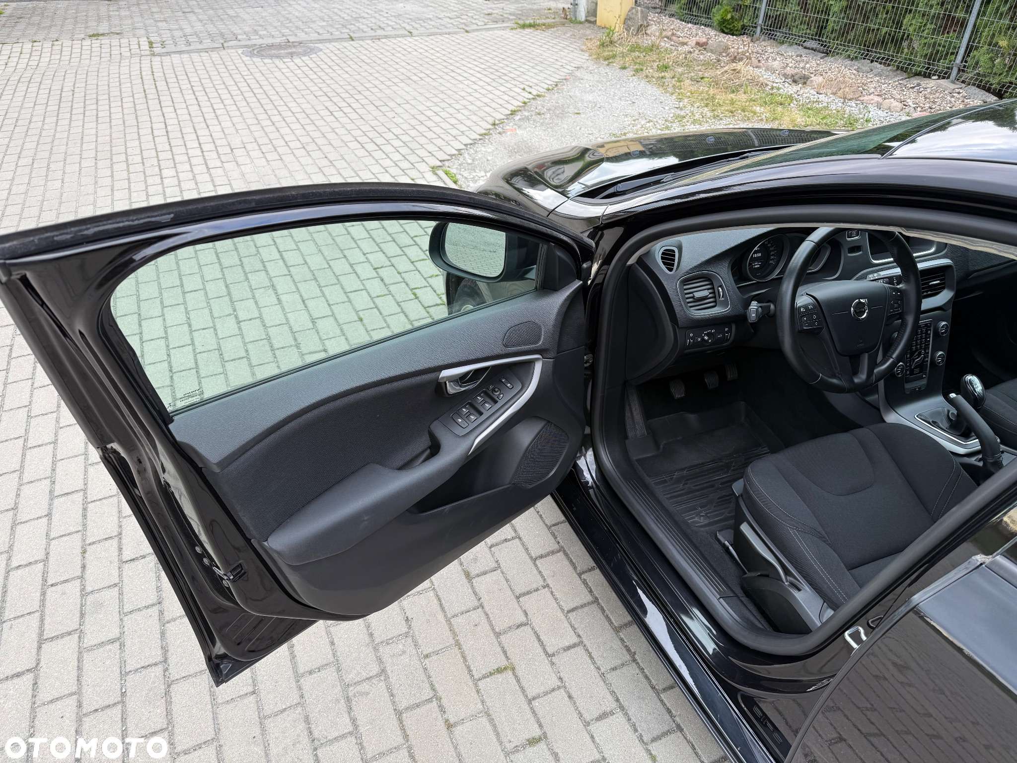 Volvo V40 T3 Drive-E Momentum - 21