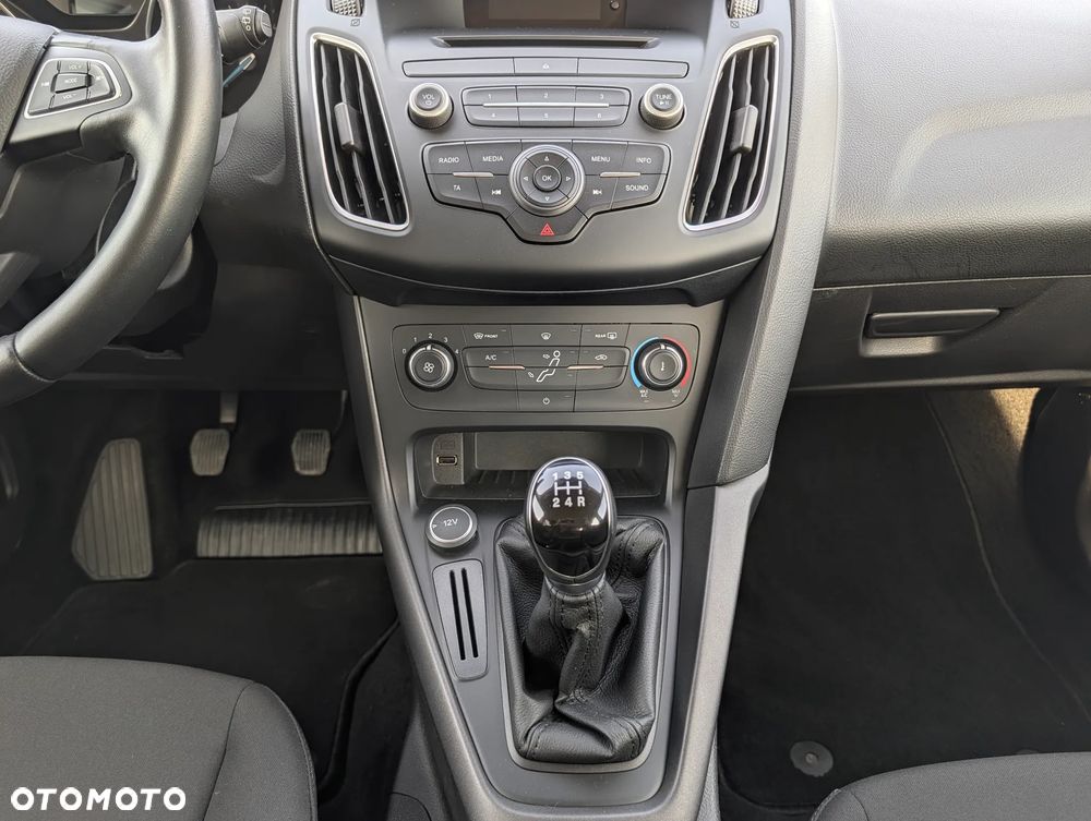 Ford Focus 1.6 Trend - 23