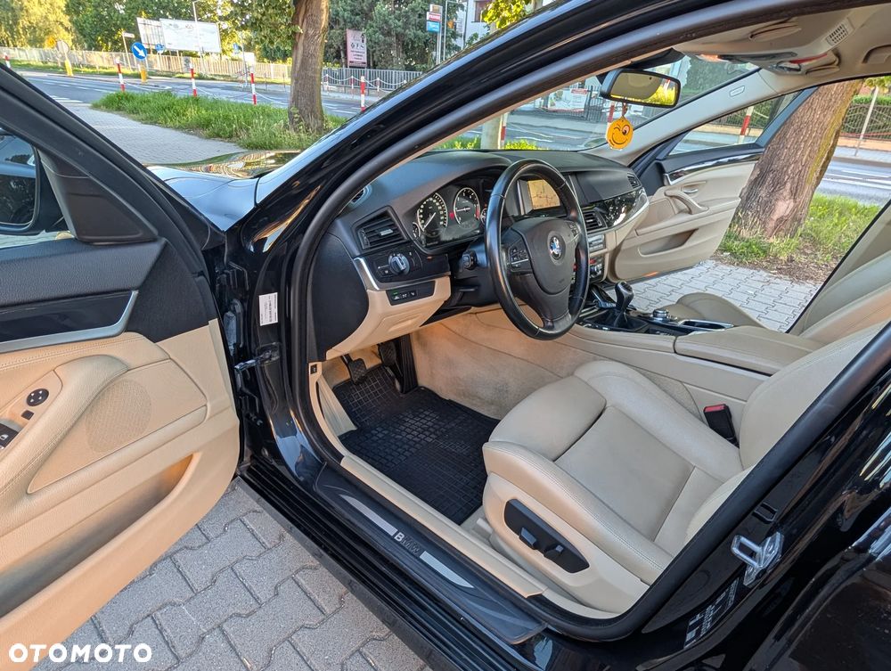 BMW Seria 5 520d - 22