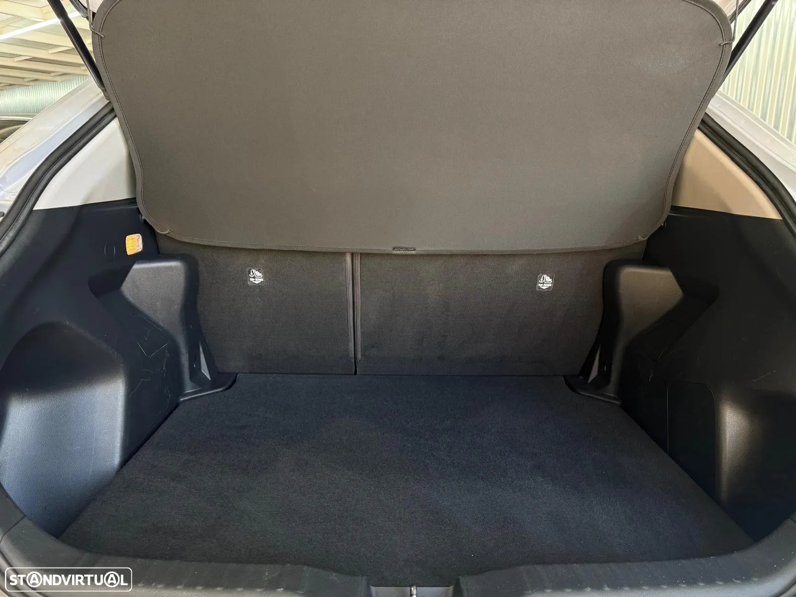 Toyota Yaris Cross 1.5 HDF Comfort Plus - 28