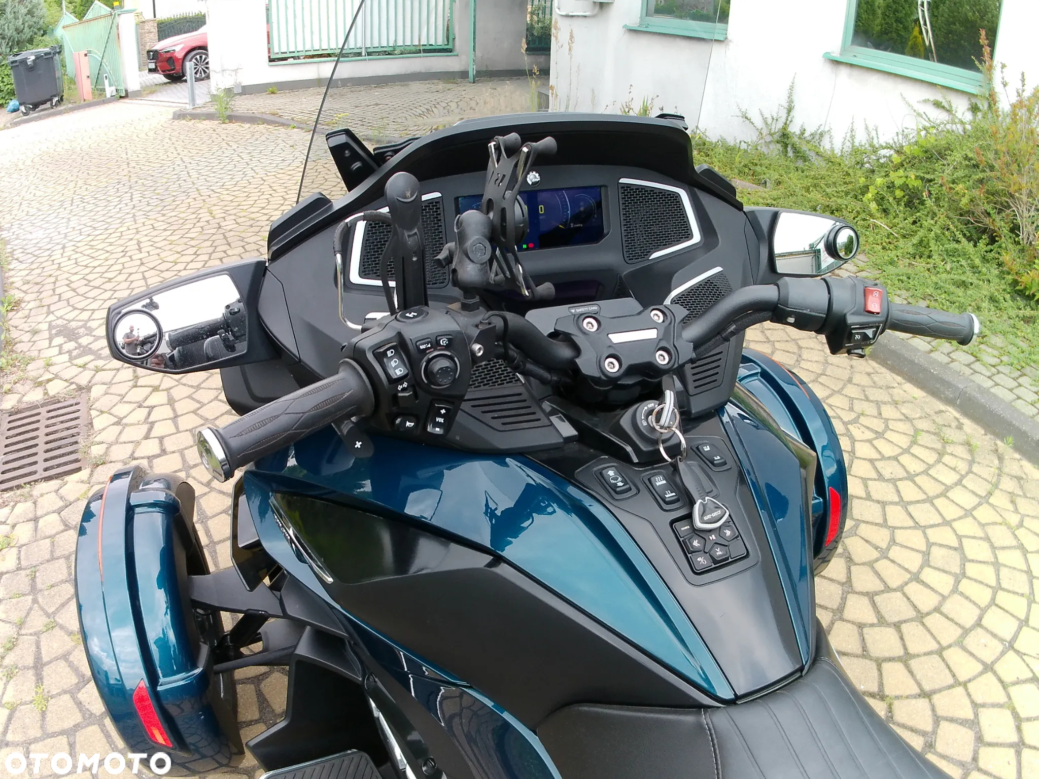 Can-Am Spyder - 13