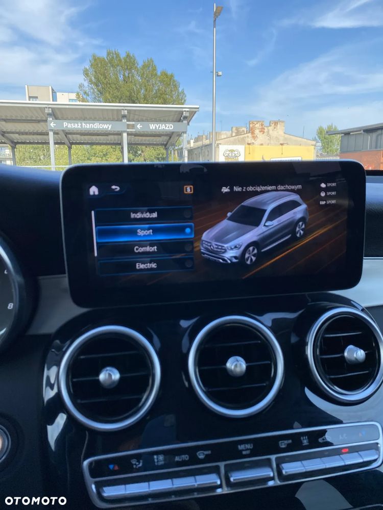 Mercedes-Benz GLC 300 e 4-Matic Business Edition - 26