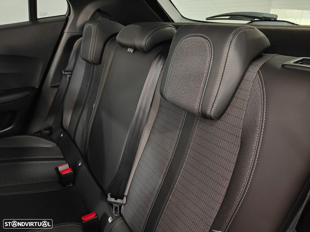 Peugeot 2008 1.2 PureTech Allure EAT8 - 35