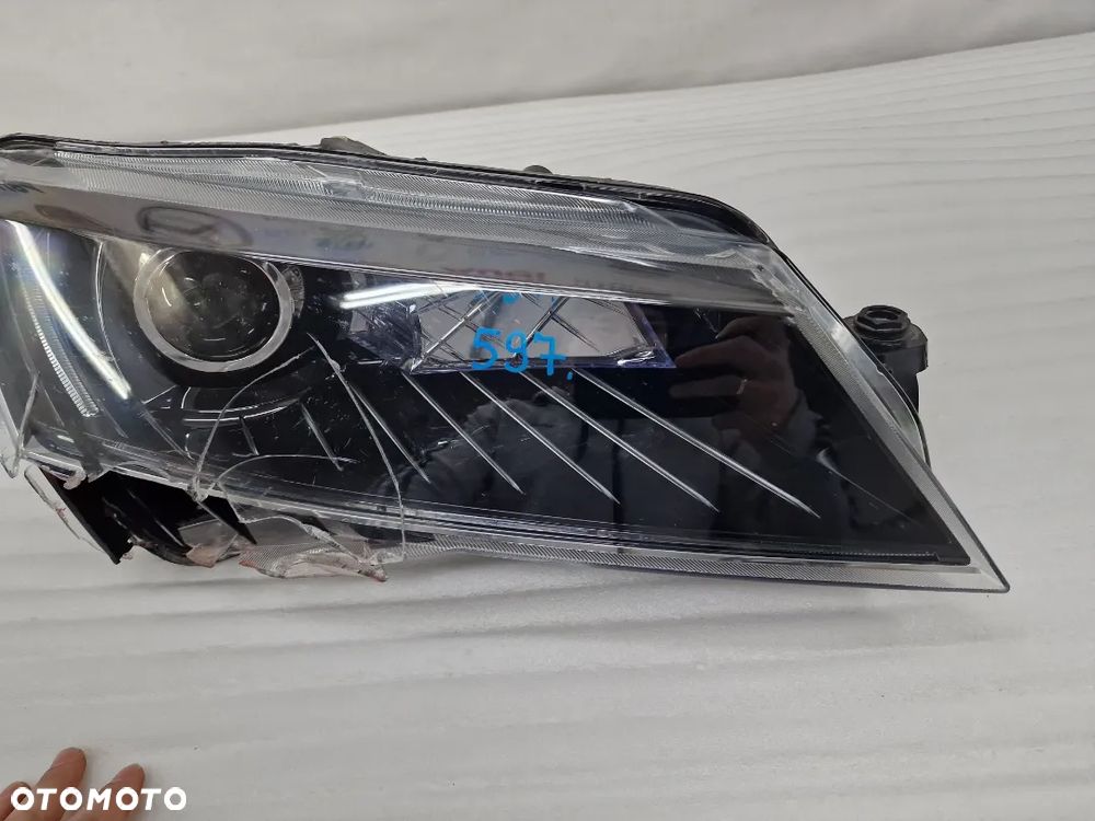 SKODA SUPERB 3 III 15- XENON LED PRAWA LAMPA PRZEDNIA PRZÓD , NR 3V1941016A , NR AUKCJI LL597 - 4