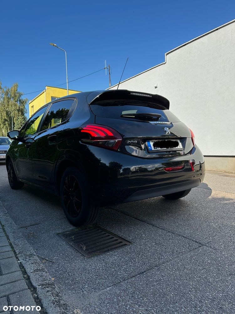 Peugeot 208 - 3
