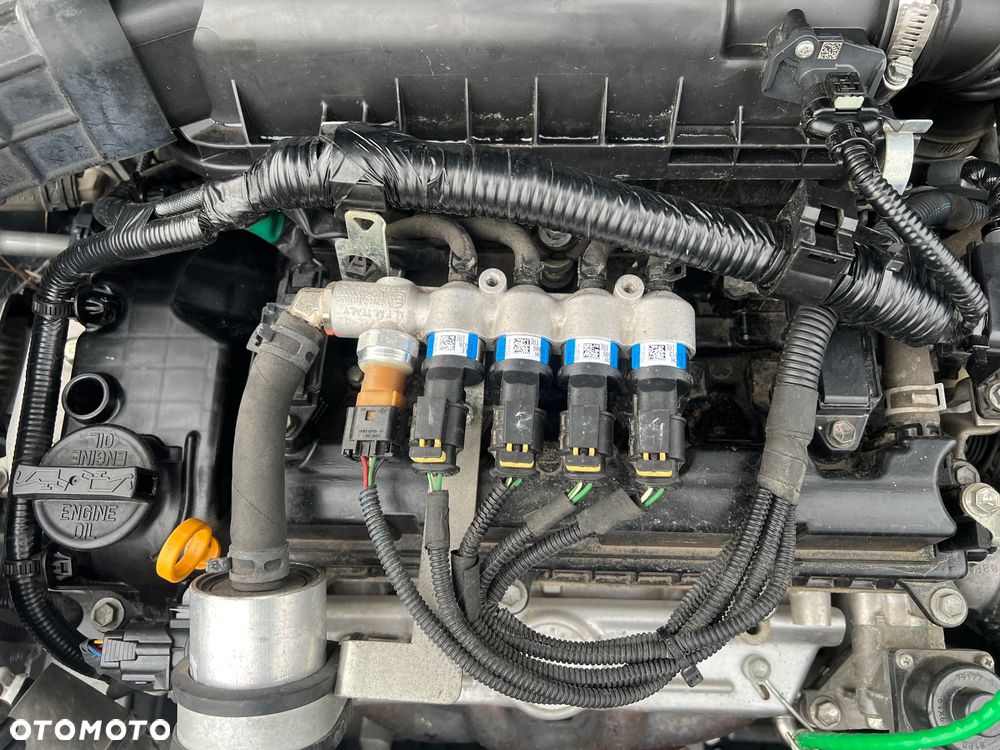 Suzuki Swift 1.2 Premium Plus - 36