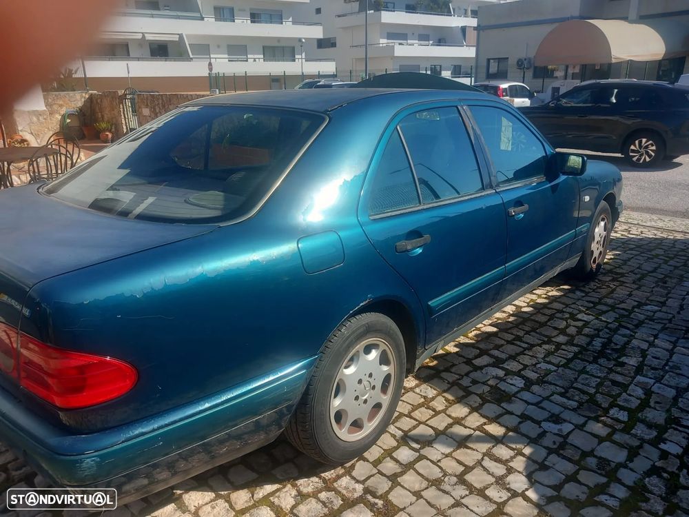 Mercedes-Benz E 220 - 2
