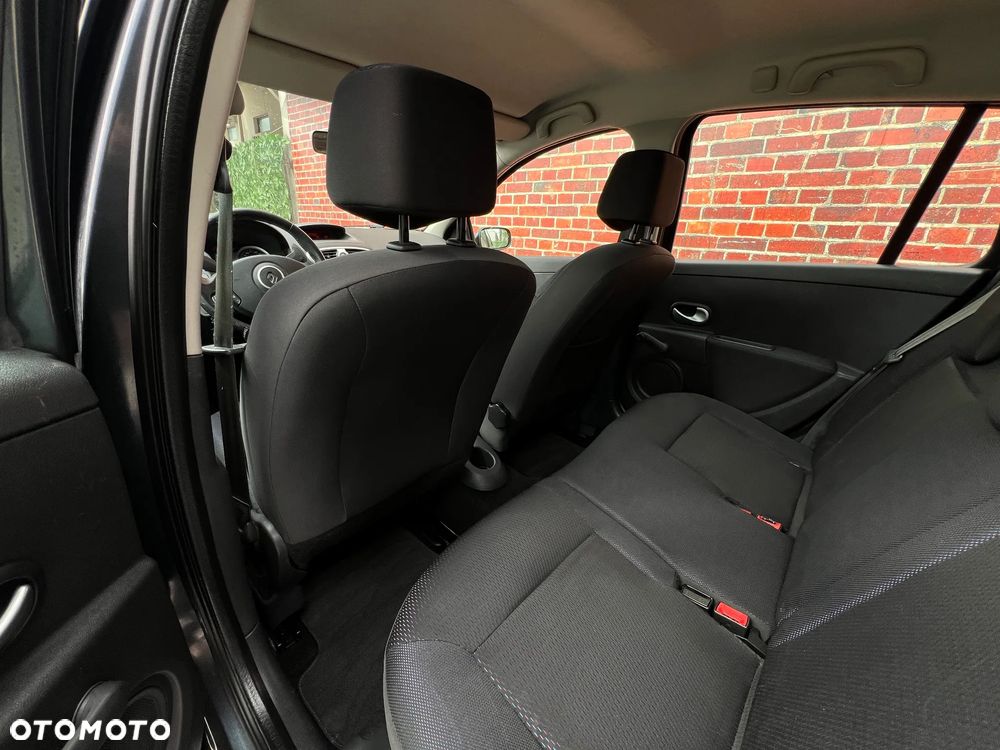 Renault Clio - 11